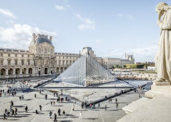 Louvre Müzesi çalışanları yeniden grev kararı aldı