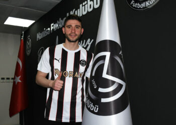 Kubilay Sönmez'le Manisa FK sözleşme imzaladı