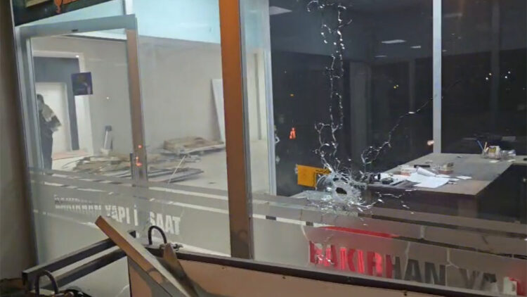 Mardin'de 4 işyerine otomatik silahlarla ateş açıldı