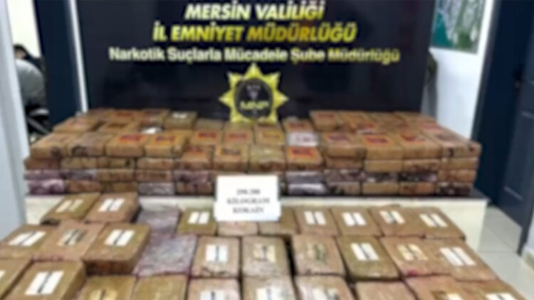 Mersin Limanı'nda operasyon; 298 kilo kokain ele geçirildi
