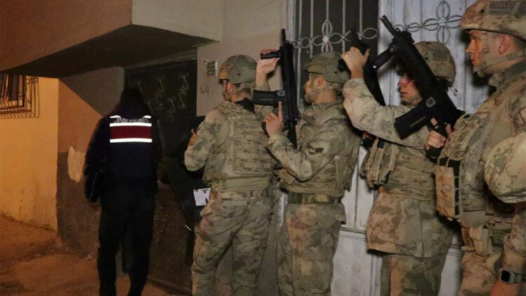 Mersin merkezli 9 ilde DEAŞ operasyonu; 9 tutuklama
