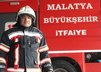 Mesleğini bırakıp hayalini kurduğu itfaiye eri oldu