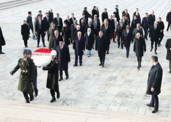 Malezya Başbakanı Enver İbrahim, Anıtkabir'i ziyaret etti