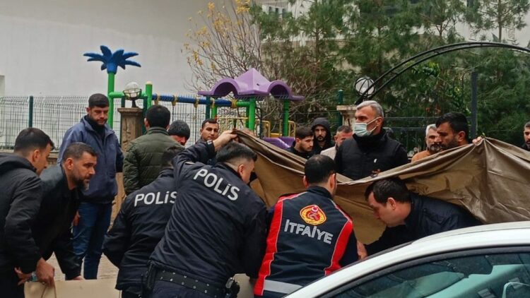 Mardin’de 7'nci kattaki dairenin balkonundan düşen kadın öldü