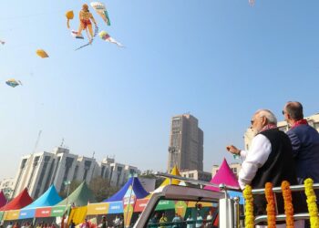 Merz, Hindistan Başbakanı Modi ile uçurtma festivaline katıldı