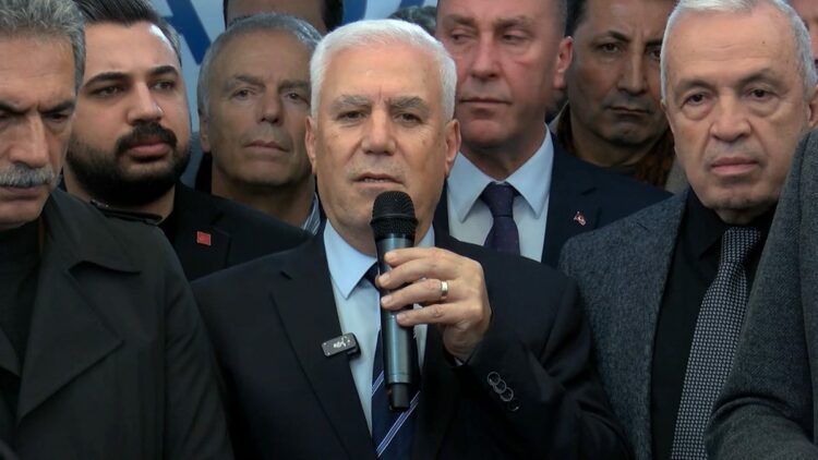 Mustafa Bozbey, Bursa'da saldırıya uğrayan 3’üncü belediye başkanı oldu