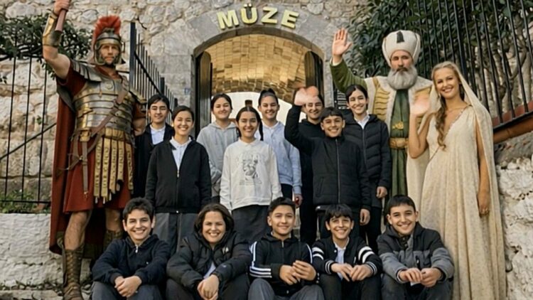 Öğrenciler, antik eserleri yapay zekayla canlandırdı