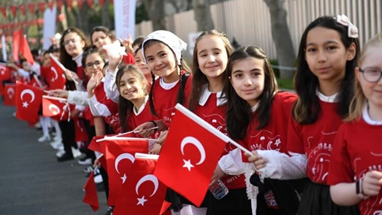 Okullarda ikinci dönem, ‘bayrak sevgisi’ temasıyla başlayacak