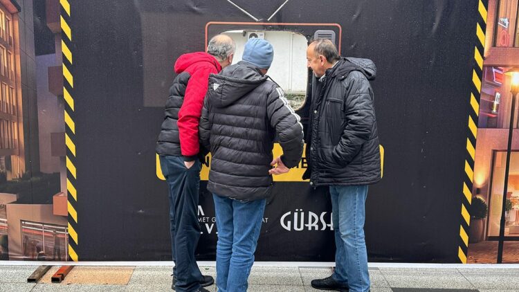 Ordu'da şantiye alanına kurulan ‘izleme bölmesi’ ilgi görüyor