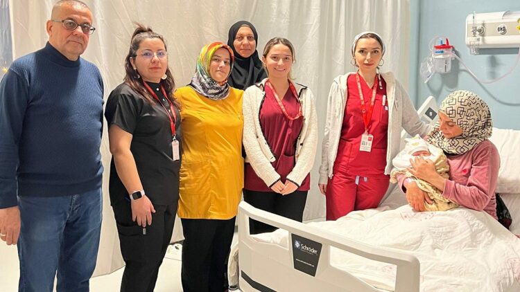 Osmaniye'de 2026 yılının ilk bebeği 'Elin' oldu