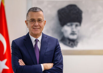 Değişen dünyada üniversite diplomasından fazlası gerekiyor