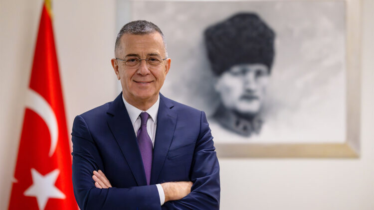 Değişen dünyada üniversite diplomasından fazlası gerekiyor