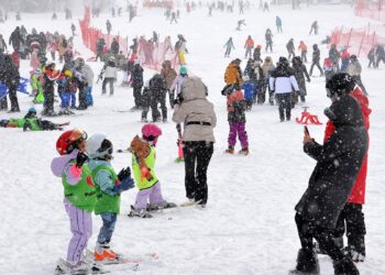 Palandöken'de kar kalınlığı 230 santimetreye ulaştı