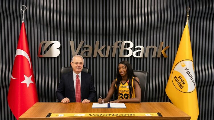 Pasör çaprazı Adhuoljok Malual, VakıfBank’ta