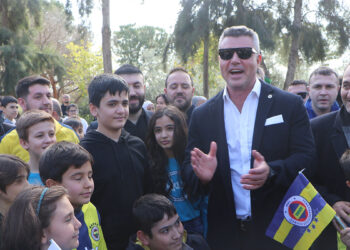 Fenerbahçe'yi bu sene şampiyon yaparak birçok çocuğumuzu Fenerbahçeli yapacağız