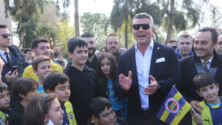 Fenerbahçe'yi bu sene şampiyon yaparak birçok çocuğumuzu Fenerbahçeli yapacağız