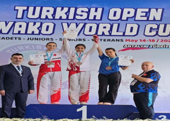 Alya ve Hira kick boksta altın madalya almayı hedefliyor