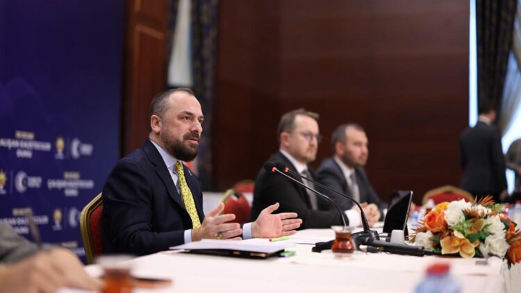 Sadece gerçeği yansıtan gazeteciliğin yanında yer almayı sürdüreceğiz