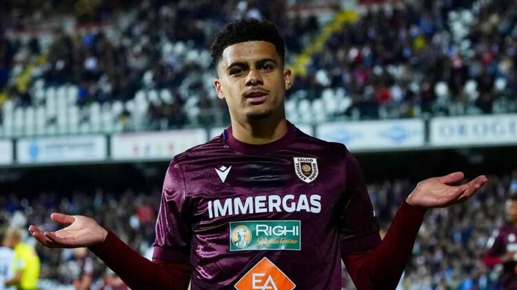 Samsunspor, Elayis Tavşan ile 4,5 yıllık sözleşme imzaladı