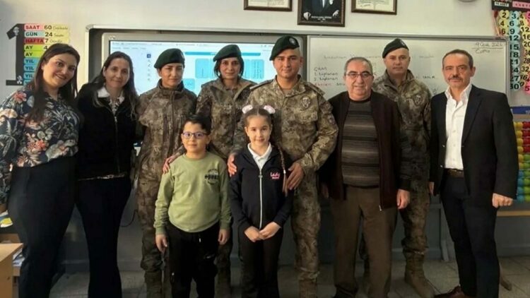 Şehit kızına sürpriz doğum günü kutlaması