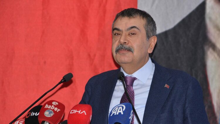 Şimdi bambaşka bir Türkiye'de yaşıyoruz