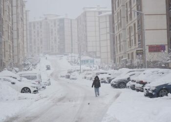 Şırnak'ta kar yağışı etkili oluyor