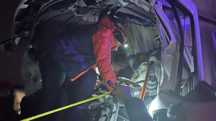 Sivas'ta 4 araç zincirleme kazaya karıştı: 8 yaralı