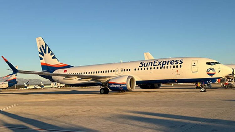 SunExpress filosuna 4 yeni Boeing 737-8