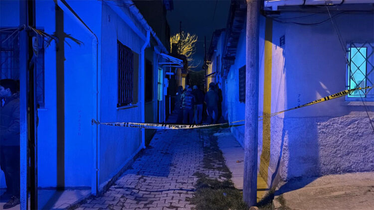 Kavga ettiği arkadaşını bıçaklayarak öldürdü