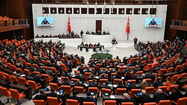 TBMM'deki taciz davasında sanıkların tutukluluk halinin devamı kararı