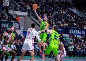 TOFAŞ, Fransa temsilcisi Cholet'i 84-82 mağlup etti.