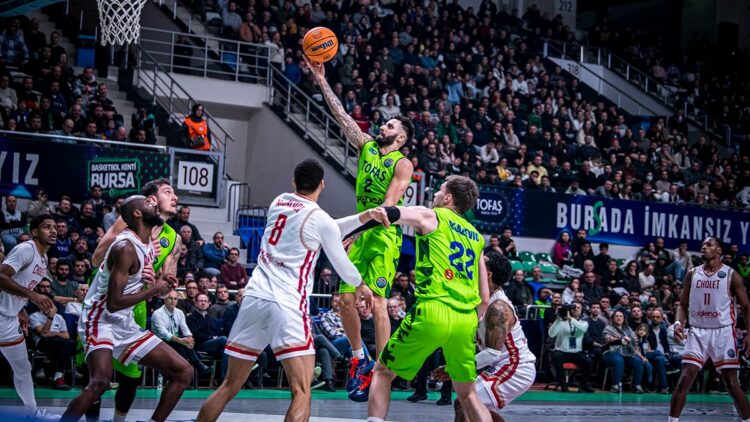 TOFAŞ, Fransa temsilcisi Cholet'i 84-82 mağlup etti.