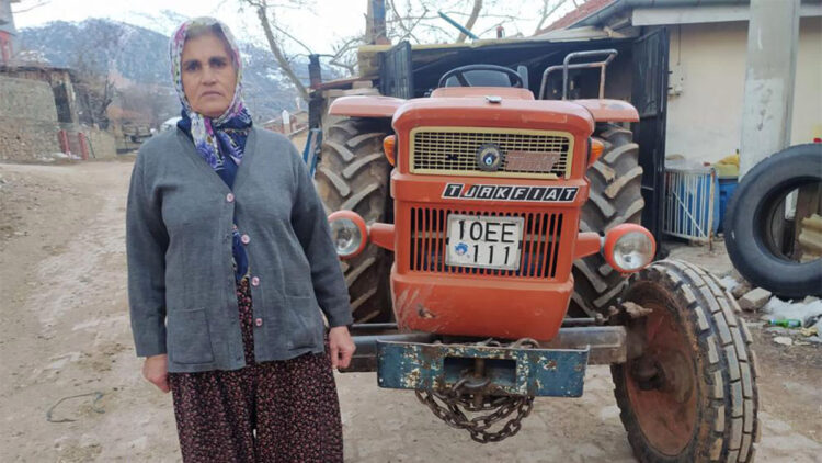 Traktörünün plakasına İstanbul'dan birden fazla ceza yazıldı