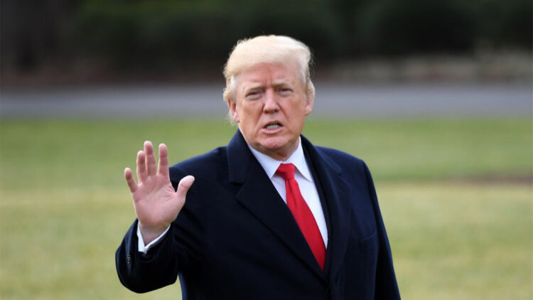 Trump, Demokratlar tarafından azledileceğini bildirdi