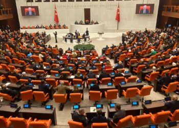 Trafik cezalarını artıran kanun teklifinde ilk adım atıldı