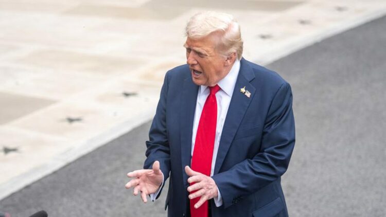 Trump, İran ile iş yapan ülkelere yüzde 25 gümrük vergisi getirdi