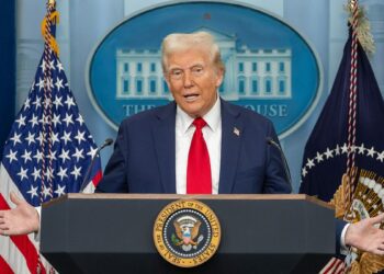 Trump, Kolombiya Cumhurbaşkanı Petro ile gelecek ay görüşeceğini duyurdu