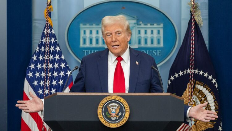 Trump, Kolombiya Cumhurbaşkanı Petro ile gelecek ay görüşeceğini duyurdu