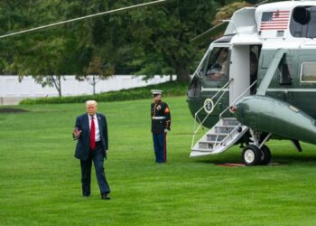 Trump'ın uçağında havadayken arıza tespit edildi