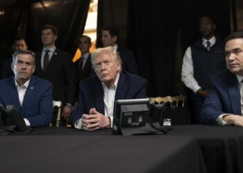 Trump'tan Venezuela açıklaması: Savaş yok, seçim yok