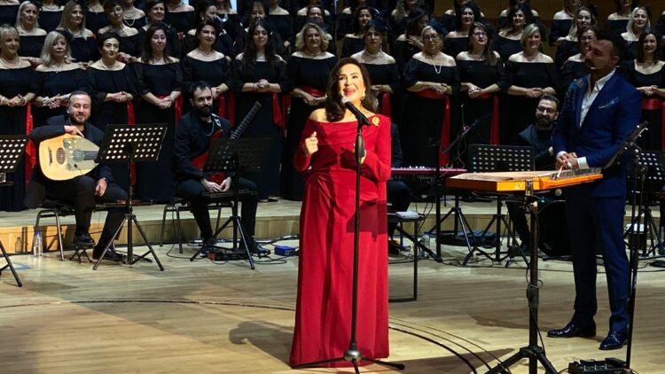 Türkan Şoray Ankara'da sahneye çıktı