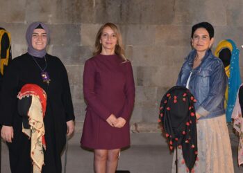 Türkan Şoray kirpiği, oyalarda motif olmuş