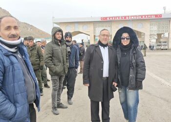 Türkiye'ye gelen İranlı turistler olup bitenden bihaber