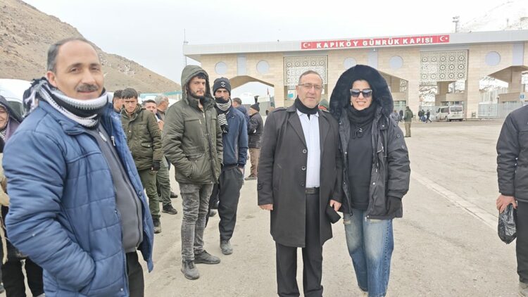 Türkiye'ye gelen İranlı turistler olup bitenden bihaber