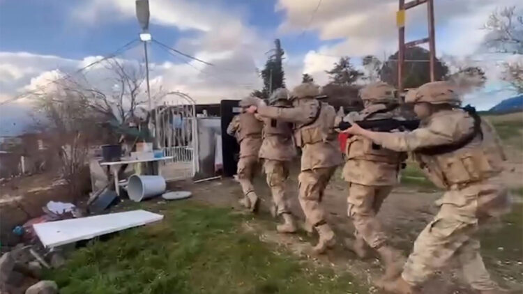 kümeste 1 kilo 868 gram kubar esrar ele geçirildi