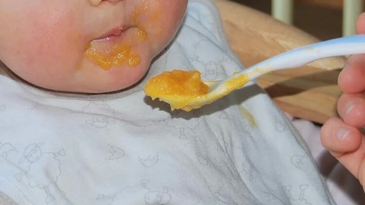 Uzmanından ailelere bebek maması uyarısı