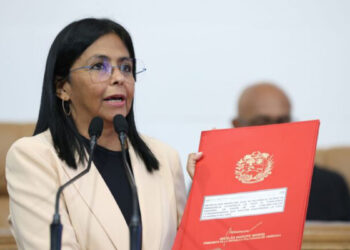 Venezuela hiçbir ülkenin kolonisi olmayacak