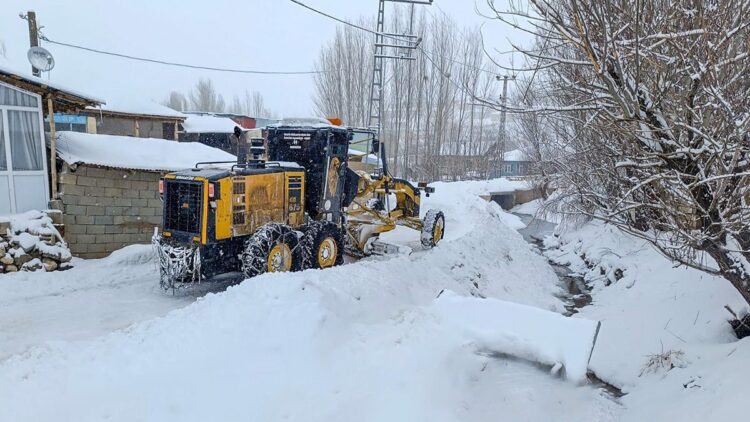 Van'da 287 yerleşim yeri yolundan 89'u ulaşıma açıldı