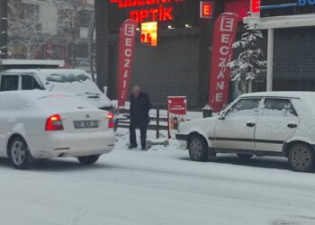Van'da 296 yerleşim yeri ulaşıma kapandı