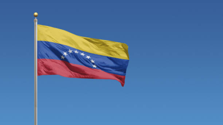 Venezuela'da silah sesleri duyuldu